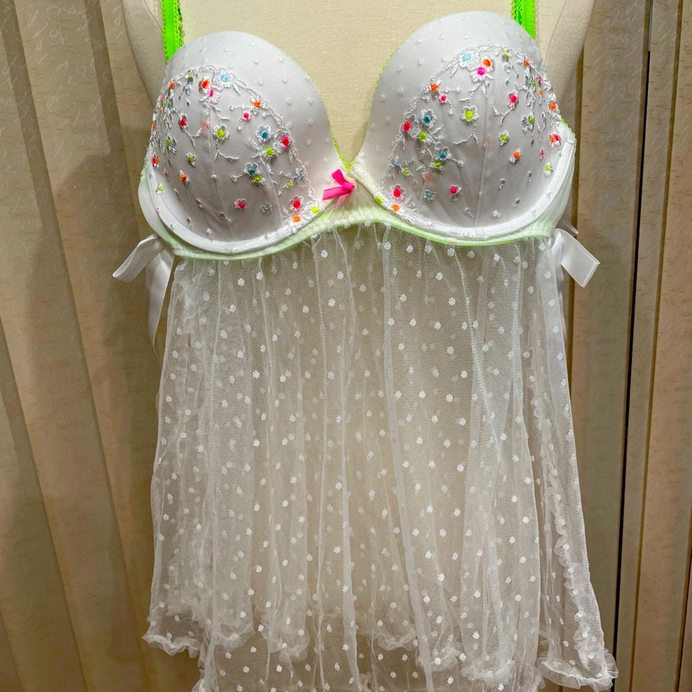 Victoria's Secret White Mesh Babydoll Lingerie Sheer Top Padded Bra 36C. Excelle